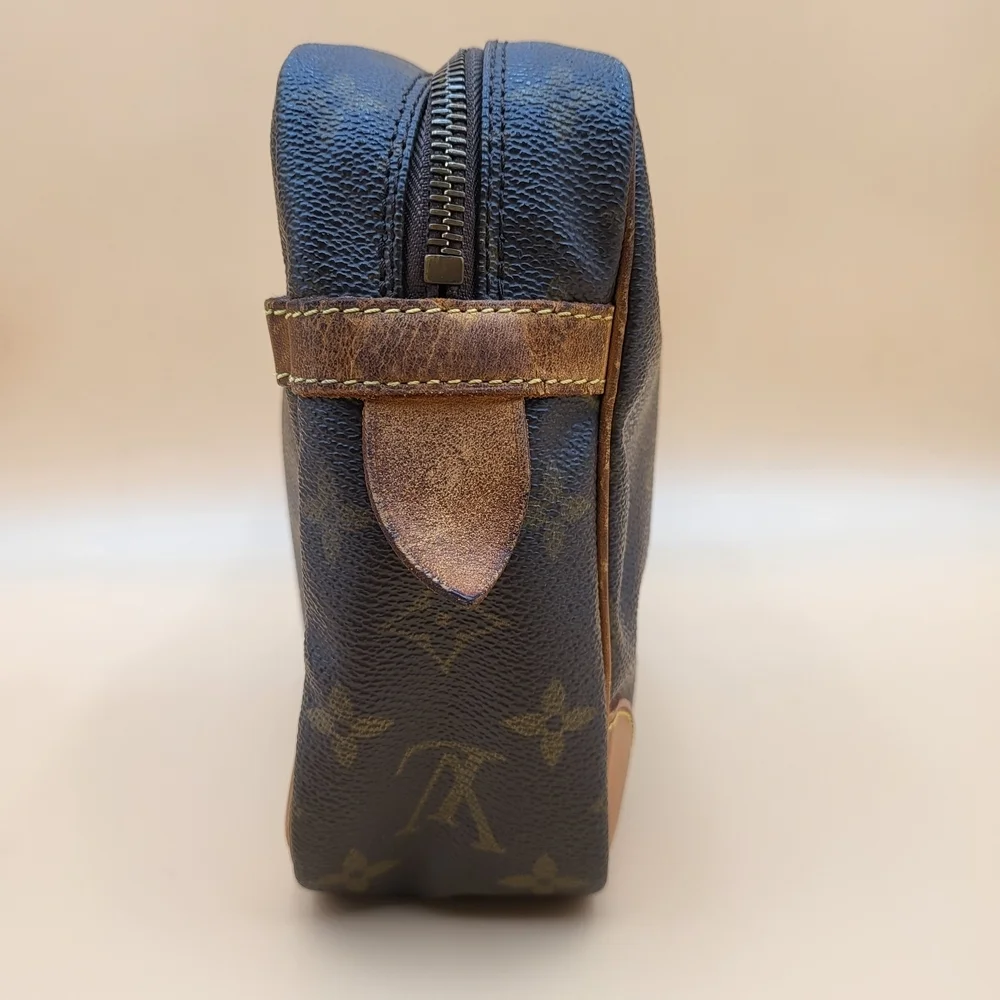 LOUIS VUITTON Compaigne 28 Monogram Leather Clutch..Authentic.. - Picture 5 of 16